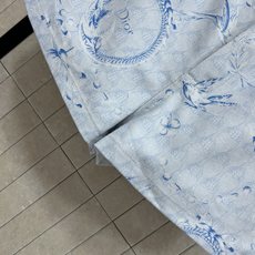 D家 26早秋新款 印花高腰短裤 采用牛仔棉面料 厚实挺括 清新白调底色搭配雅致蓝调飞鸟印花 经典高腰剪裁抬高腰线 优化 D家 26早秋新款 印花高腰短裤 采用牛仔棉面料 厚实挺括 清新白调底色搭配雅致蓝调飞鸟印花 经典高腰剪裁抬高腰线 优化