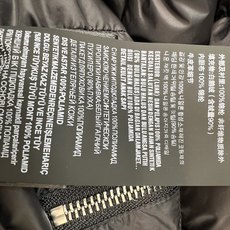 PD家 26秋冬新款 连帽短款羽绒服外套 可拆卸连帽搭配立领结构 一衣两穿 胸口经典三角logo徽章 分格充绒饱满蓬松 PD家 26秋冬新款 连帽短款羽绒服外套 可拆卸连帽搭配立领结构 一衣两穿 胸口经典三角logo徽章 分格充绒饱满蓬松