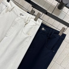 MIU家 26早秋新款 高腰牛仔长裤 牛仔棉裤厚实挺括不易软塌 经典高腰版型 轻松抬高腰线拉长腿部比例 口袋别致明线走线 MIU家 26早秋新款 高腰牛仔长裤 牛仔棉裤厚实挺括不易软塌 经典高腰版型 轻松抬高腰线拉长腿部比例 口袋别致明线走线