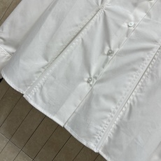 D家 26早秋新款 白色长袖衬衫 挺括顺滑棉质面料 经典翻领 简约大气不挑人 衣身精致立体捏褶剪裁 自然收束腰线 打造恰 D家 26早秋新款 白色长袖衬衫 挺括顺滑棉质面料 经典翻领 简约大气不挑人 衣身精致立体捏褶剪裁 自然收束腰线 打造恰