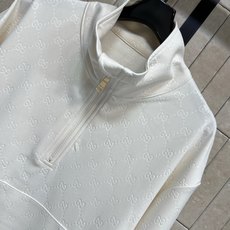 G家 26早秋新款 GG提花套装 立领上衣+高腰长裤 棉质混纺面料 软糯垂顺上身舒适 衣身满印暗纹提花 半开拉链立领上衣 G家 26早秋新款 GG提花套装 立领上衣+高腰长裤 棉质混纺面料 软糯垂顺上身舒适 衣身满印暗纹提花 半开拉链立领上衣