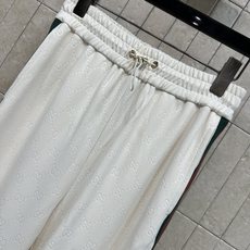 G家 26早秋新款 GG提花套装 立领上衣+高腰长裤 棉质混纺面料 软糯垂顺上身舒适 衣身满印暗纹提花 半开拉链立领上衣 G家 26早秋新款 GG提花套装 立领上衣+高腰长裤 棉质混纺面料 软糯垂顺上身舒适 衣身满印暗纹提花 半开拉链立领上衣