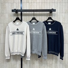 D家 26早秋新款 圆领针织长袖上衣 采用羊毛针织面料软糯细腻 经典圆领搭配撞色条纹包边 胸前logo辨识度满满 微宽松 D家 26早秋新款 圆领针织长袖上衣 采用羊毛针织面料软糯细腻 经典圆领搭配撞色条纹包边 胸前logo辨识度满满 微宽松