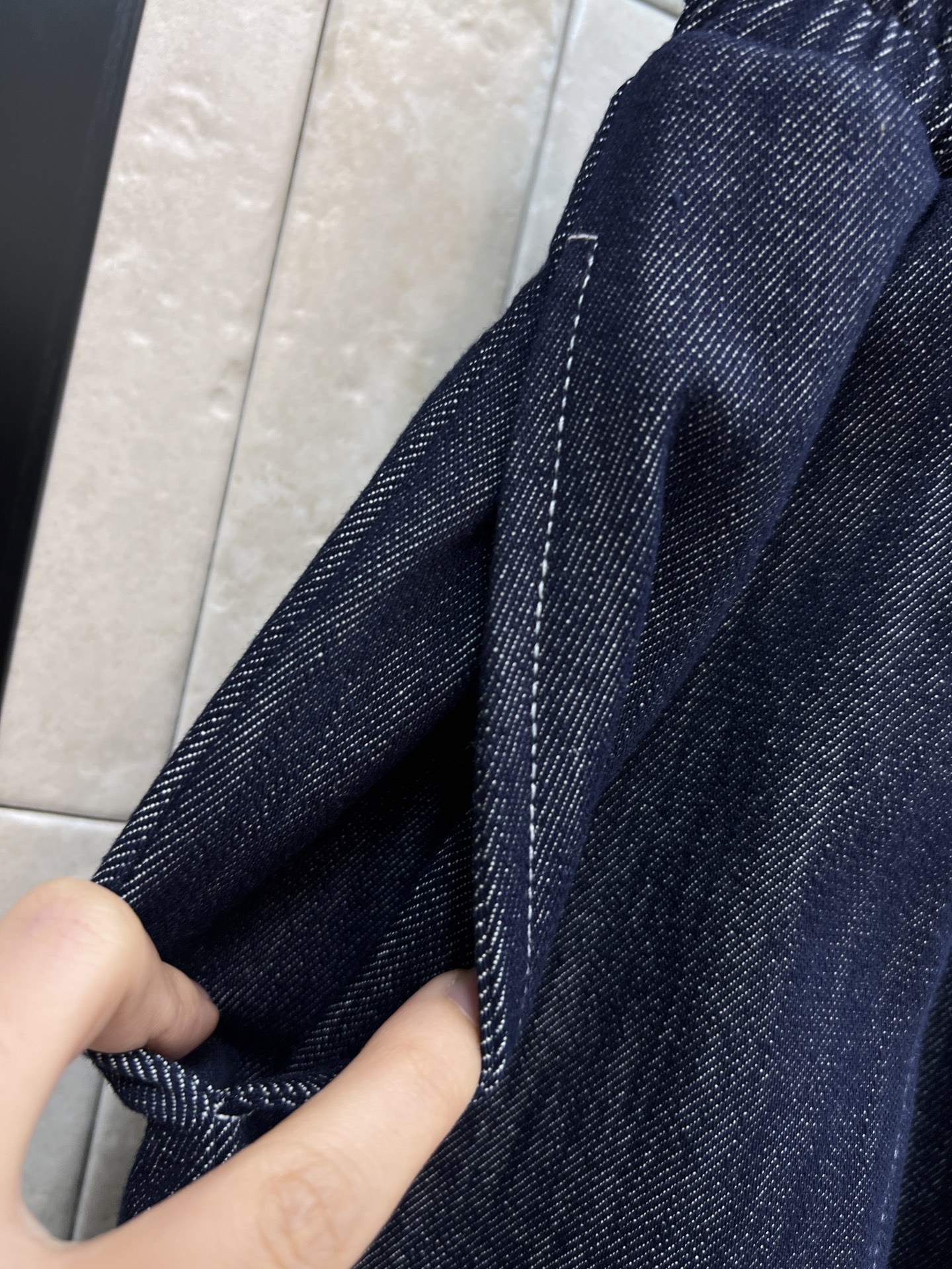AW家 26早秋新款 拼接腰头半裙 内层织带logo辨识度十足 外层松紧抽绳 穿脱舒适还能自由调节腰围 立体分割A字大裙