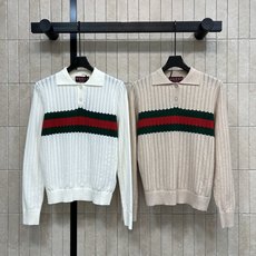 G家 26早秋新款 Polo领针织上衣 采用羊毛针织面料 精致小Polo翻领搭配半开扣设计 胸前红绿标志性横条 辨识度十 G家 26早秋新款 Polo领针织上衣 采用羊毛针织面料 精致小Polo翻领搭配半开扣设计 胸前红绿标志性横条 辨识度十