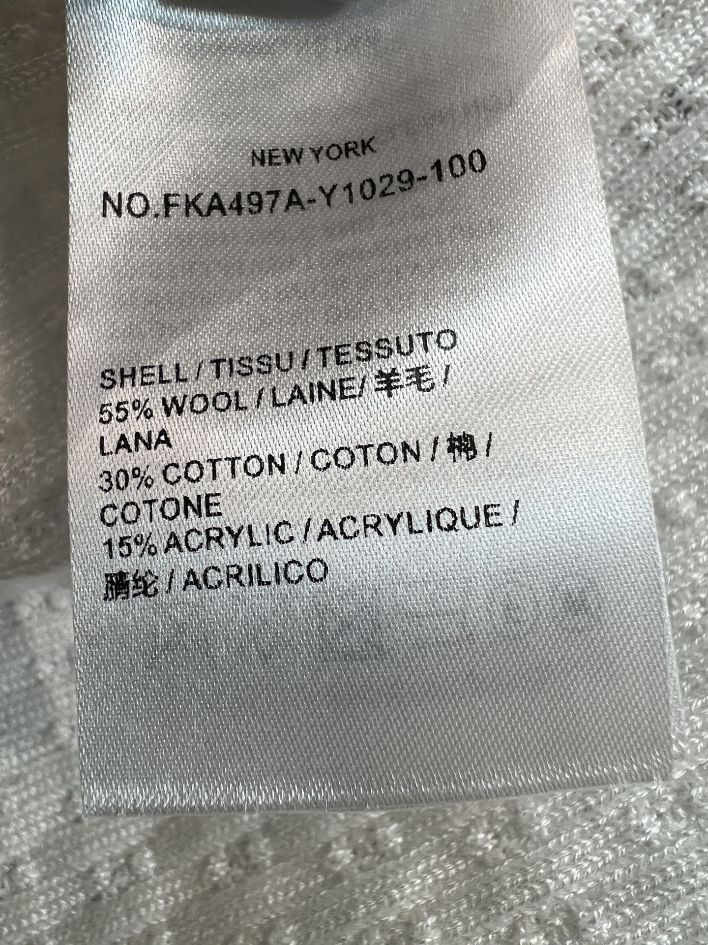 26早秋新款 撞色针织长袖开衫 羊毛混纺针织面料 软糯细腻 经典V领版型 红白蓝撞色包边精致亮眼  胸前可爱小狗刺绣点缀