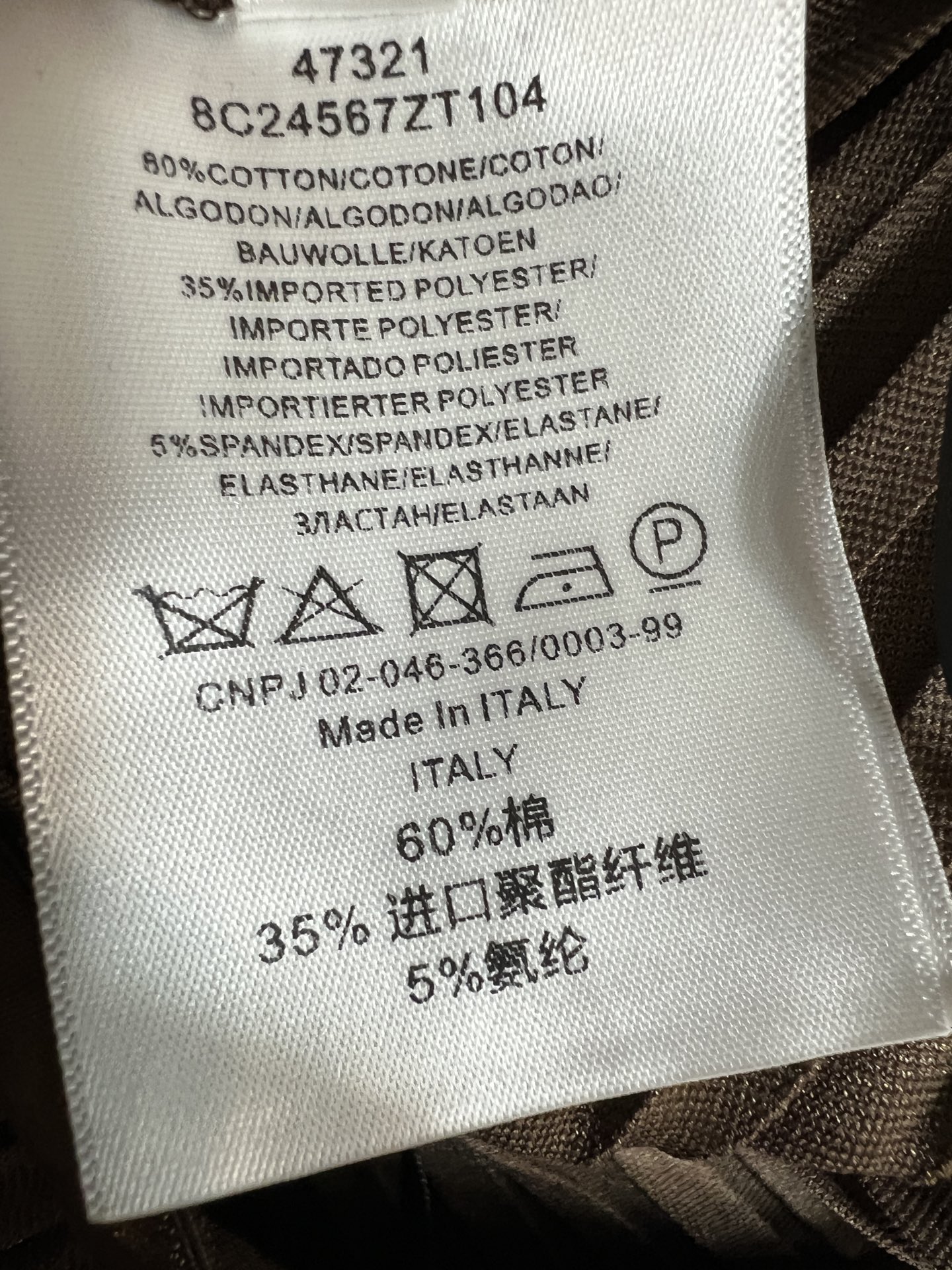 D家 26早秋新款 高腰百褶半长裙 面料顺滑舒适 腰头精致金属小标点缀 低调提升精致感 整齐细密的压褶工艺 垂坠飘逸不易