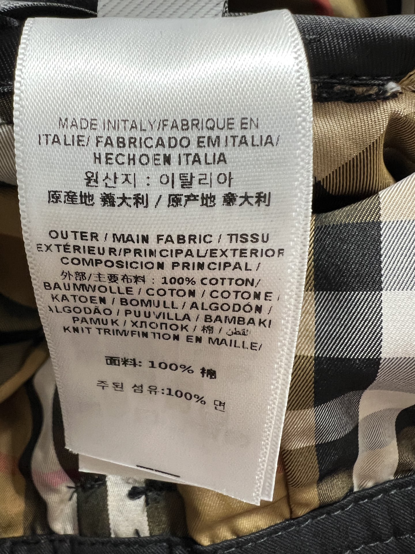 BUR家 26早秋新款 不规则高腰半裙 挺括抗皱棉质面料 自带同色系腰带收束腰线 金属排扣设计 不规则大摆剪裁层次感十足