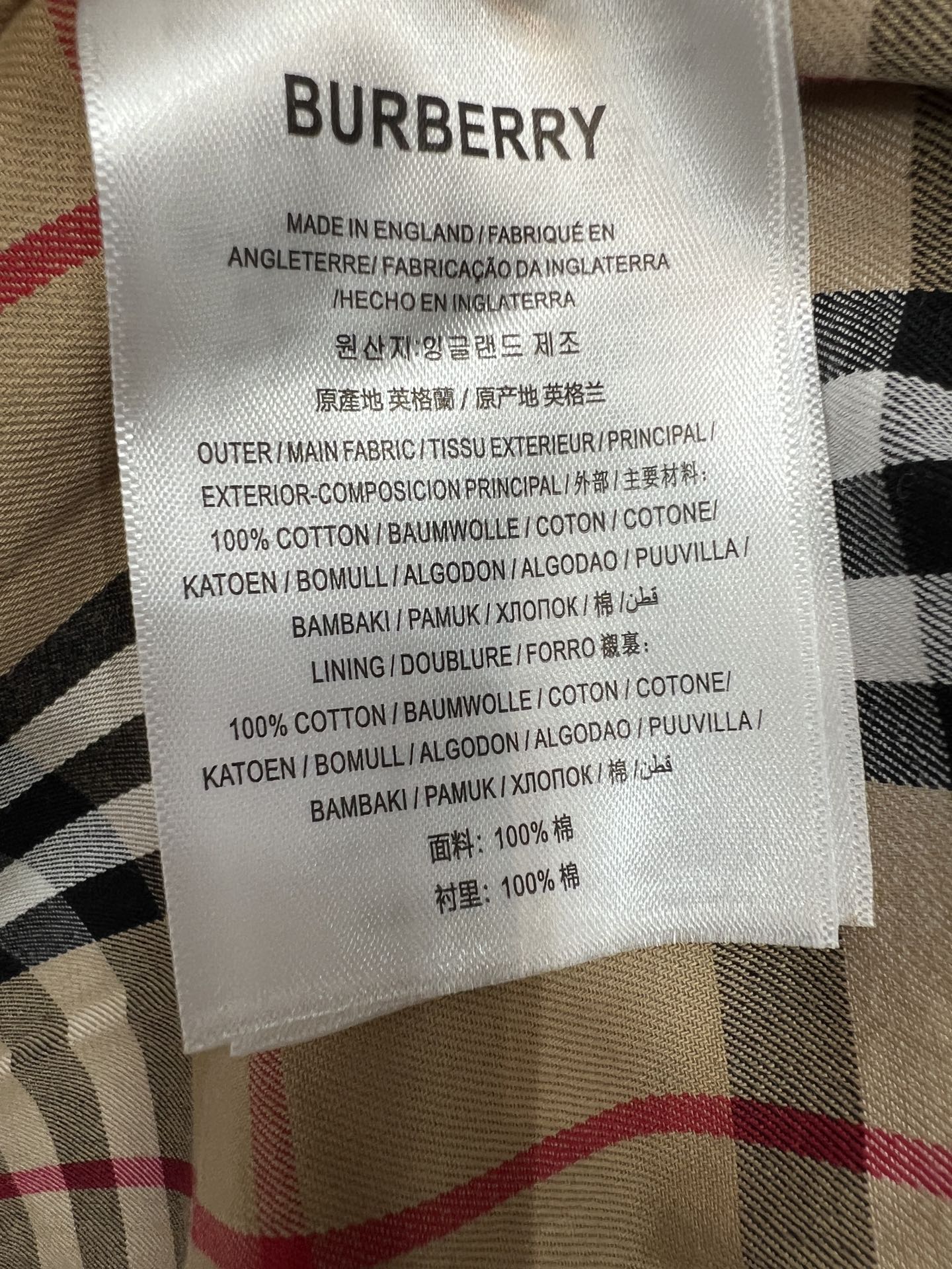 BUR家 26早秋新款 收腰短款风衣 复古翻领搭配肩章设计 双排扣门襟经典大气 配套腰带可收束腰线 袖口束带细节 大插袋