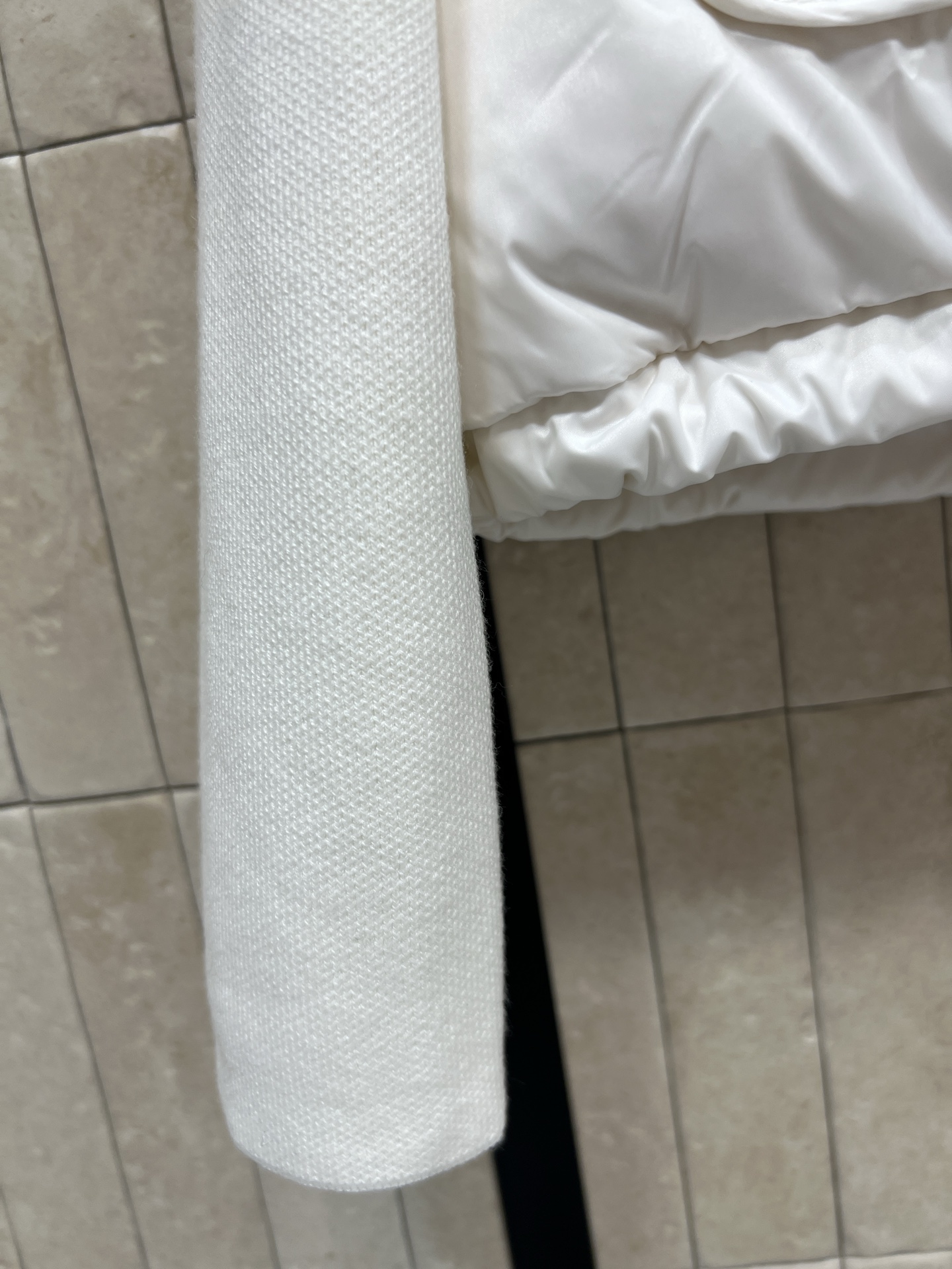MO家 26秋冬新款 针织拼接羽绒外套 拼接针织袖身 高领罗纹设计防风锁温 衣身90鹅绒填充饱满蓬松 口袋实用耐看 下摆