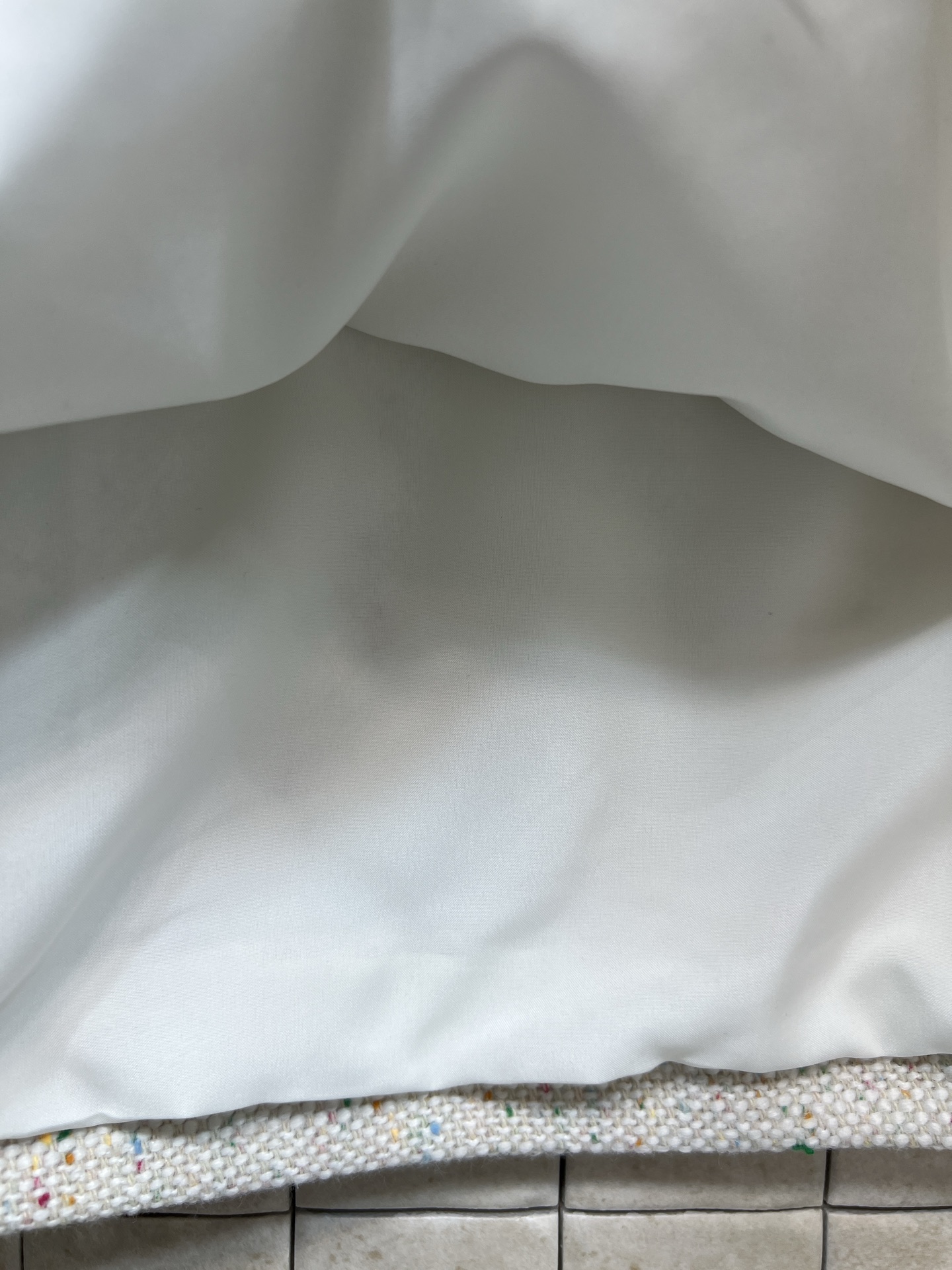 D家 26早秋新款 彩点高腰短裙 混织多彩细点粗花呢面料质感厚实有肌理 简约高腰A字短裙版型 利落修饰胯部线条 下摆lo