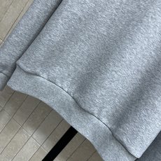 LW家 26早秋新款 半拉链卫衣套装 大翻领半拉链卫衣+抽绳长裤 胸口精致刺绣标识 简约高级 宽松短款上衣 搭配抽绳卫裤 LW家 26早秋新款 半拉链卫衣套装 大翻领半拉链卫衣+抽绳长裤 胸口精致刺绣标识 简约高级 宽松短款上衣 搭配抽绳卫裤
