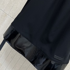 L家 26早秋新款 黑色挂脖连衣裙 面料挺括有型 气质挂脖无袖版型 撞色白色蝴蝶结系带点缀肩颈 温柔又有设计感 宽松A字 L家 26早秋新款 黑色挂脖连衣裙 面料挺括有型 气质挂脖无袖版型 撞色白色蝴蝶结系带点缀肩颈 温柔又有设计感 宽松A字