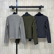 MIU家 26早秋新款 POLO领条纹针织开衫 羊毛针织面料软糯细腻 简约POLO翻领设计 单排纽扣开合 穿脱方便 衣身 MIU家 26早秋新款 POLO领条纹针织开衫 羊毛针织面料软糯细腻 简约POLO翻领设计 单排纽扣开合 穿脱方便 衣身