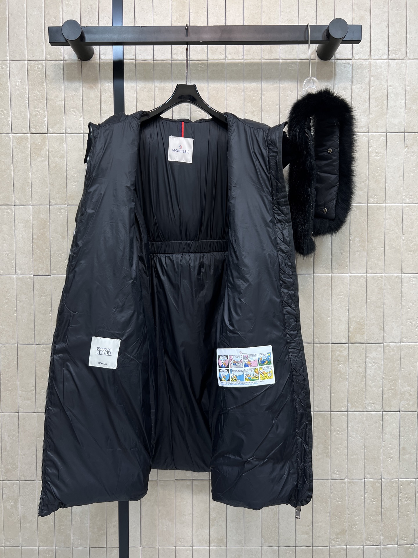 MO家 26秋冬新款 毛领收腰长款羽绒服 可拆卸大毛领 氛围感直接拉满 连帽长款版型 腰带收腰设计 勾勒腰线不臃肿 90 MO家 26秋冬新款 毛领收腰长款羽绒服 可拆卸大毛领 氛围感直接拉满 连帽长款版型 腰带收腰设计 勾勒腰线不臃肿 90
