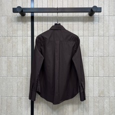 BC家 26早秋新款 领带长袖衬衫 面料挺括不易皱 经典翻领版型 自带同色系可拆卸领带 自带利落学院氛围感 圆弧下摆剪裁 BC家 26早秋新款 领带长袖衬衫 面料挺括不易皱 经典翻领版型 自带同色系可拆卸领带 自带利落学院氛围感 圆弧下摆剪裁