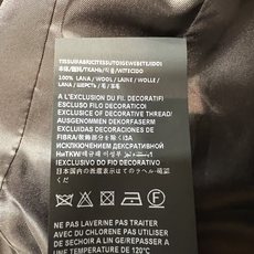 SLP家 26早秋新款 羊毛西装外套 复古羊毛花呢面料 自带细腻斑驳肌理 经典平驳领利落大气 单颗暗扣门襟简约克制 版 SLP家 26早秋新款 羊毛西装外套 复古羊毛花呢面料 自带细腻斑驳肌理 经典平驳领利落大气 单颗暗扣门襟简约克制 版