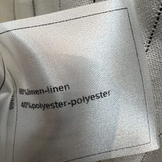 C家 26早秋新款 条纹短款衬衫外套 亚麻混纺面料 柔软透气 简约翻领自带松弛氛围感 衣身隐形纽扣门襟 胸前精致logo C家 26早秋新款 条纹短款衬衫外套 亚麻混纺面料 柔软透气 简约翻领自带松弛氛围感 衣身隐形纽扣门襟 胸前精致logo