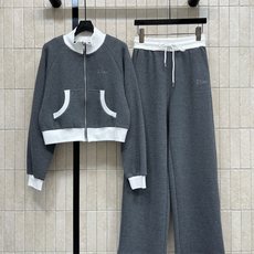 D家 26早秋新款 拼色立领套装 立领外套+高腰长裤 撞色白边设计 衣身细密肌理面料 质感舒适 口袋白边拼接巧妙点睛 抽 D家 26早秋新款 拼色立领套装 立领外套+高腰长裤 撞色白边设计 衣身细密肌理面料 质感舒适 口袋白边拼接巧妙点睛 抽
