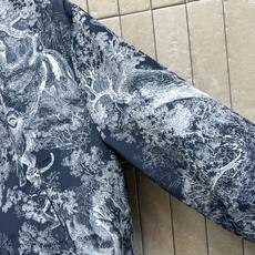 D家 26早秋新款 双面穿夹克外套 一面复古丛林动物满印图案 立领拉链款棒球外套 罗纹收口下摆与袖口 利落短款版型优化身 D家 26早秋新款 双面穿夹克外套 一面复古丛林动物满印图案 立领拉链款棒球外套 罗纹收口下摆与袖口 利落短款版型优化身