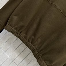LW家 26早秋新款 拼接翻领抽绳卫衣 棉质面料上身舒适 撞色翻领设计很有层次感 拼接翻领搭配白色抽绳 休闲又别致 胸前 LW家 26早秋新款 拼接翻领抽绳卫衣 棉质面料上身舒适 撞色翻领设计很有层次感 拼接翻领搭配白色抽绳 休闲又别致 胸前