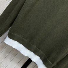LW家 26早秋新款 假两件圆领针织衫 氛围感假两件设计 领口 下摆与袖口撞色拼接 层次感轻松拉满 细腻软糯羊毛针织面料 LW家 26早秋新款 假两件圆领针织衫 氛围感假两件设计 领口 下摆与袖口撞色拼接 层次感轻松拉满 细腻软糯羊毛针织面料