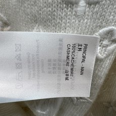 L家 26秋冬新款 立体提花圆领针织上衣 山羊绒针织面料 通体经典标识立体提花 层次感强 低调又富有辨识度 经典圆领搭配 L家 26秋冬新款 立体提花圆领针织上衣 山羊绒针织面料 通体经典标识立体提花 层次感强 低调又富有辨识度 经典圆领搭配