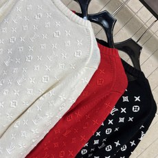 L家 26秋冬新款 立体提花圆领针织上衣 山羊绒针织面料 通体经典标识立体提花 层次感强 低调又富有辨识度 经典圆领搭配 L家 26秋冬新款 立体提花圆领针织上衣 山羊绒针织面料 通体经典标识立体提花 层次感强 低调又富有辨识度 经典圆领搭配