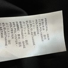 L家 26秋冬新款 立领休闲套装 立领短款外套+高腰长裤 软糯垂 双层面料复合 肌理感细腻 拼接定制螺纹针织领口 袖口与 L家 26秋冬新款 立领休闲套装 立领短款外套+高腰长裤 软糯垂 双层面料复合 肌理感细腻 拼接定制螺纹针织领口 袖口与