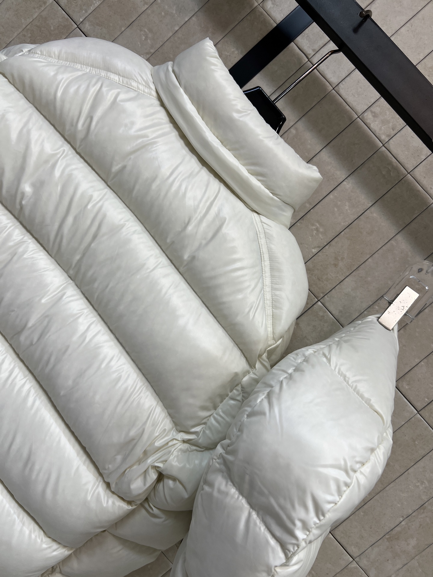 MO家 26秋冬新款 连帽立领玛雅羽绒服 帽子可拆卸 一衣两种穿法随心切换 棉质面料分格填充90白鹅绒 饱满均匀 蓬松不