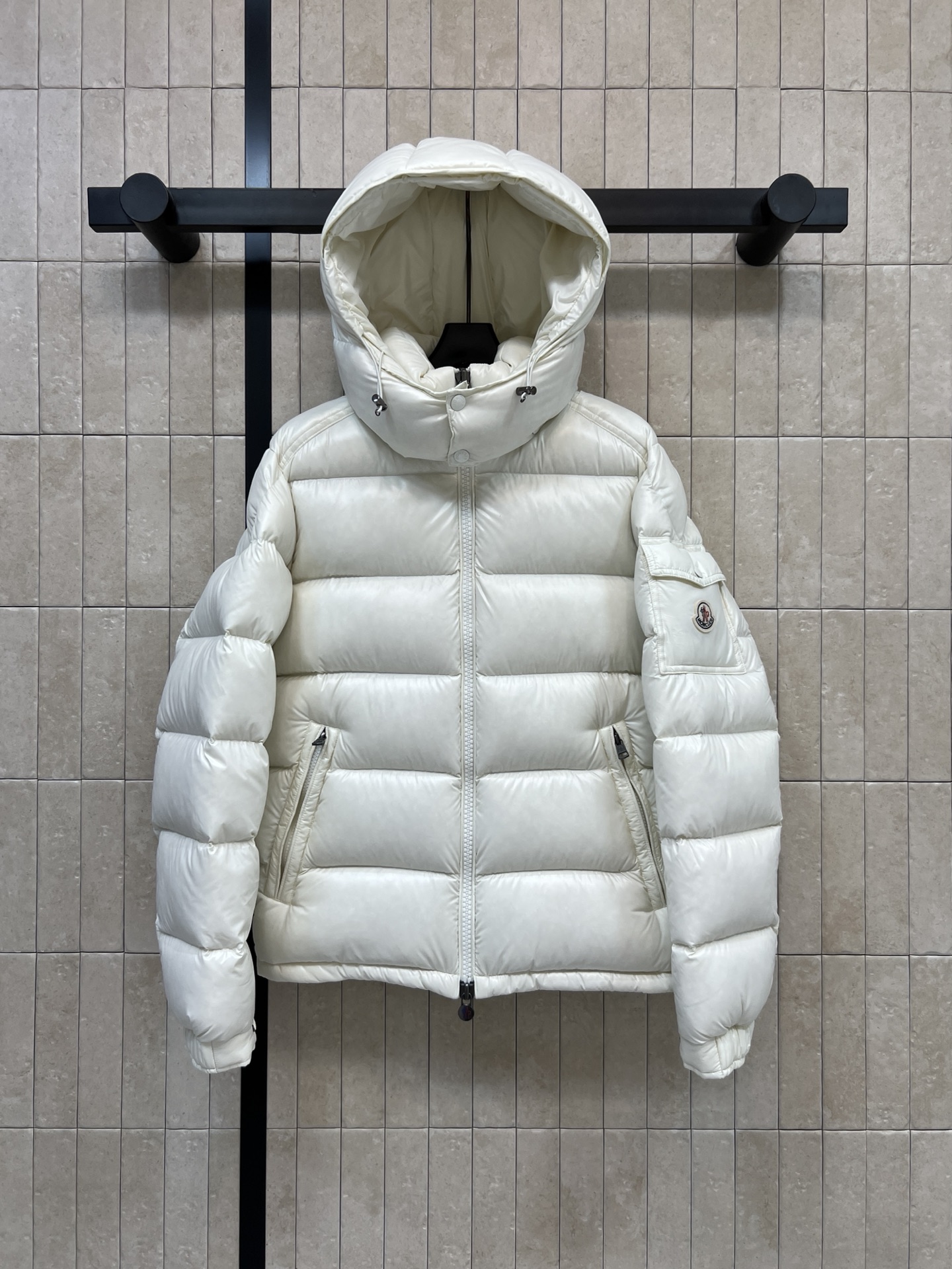MO家 26秋冬新款 连帽立领玛雅羽绒服 帽子可拆卸 一衣两种穿法随心切换 棉质面料分格填充90白鹅绒 饱满均匀 蓬松不