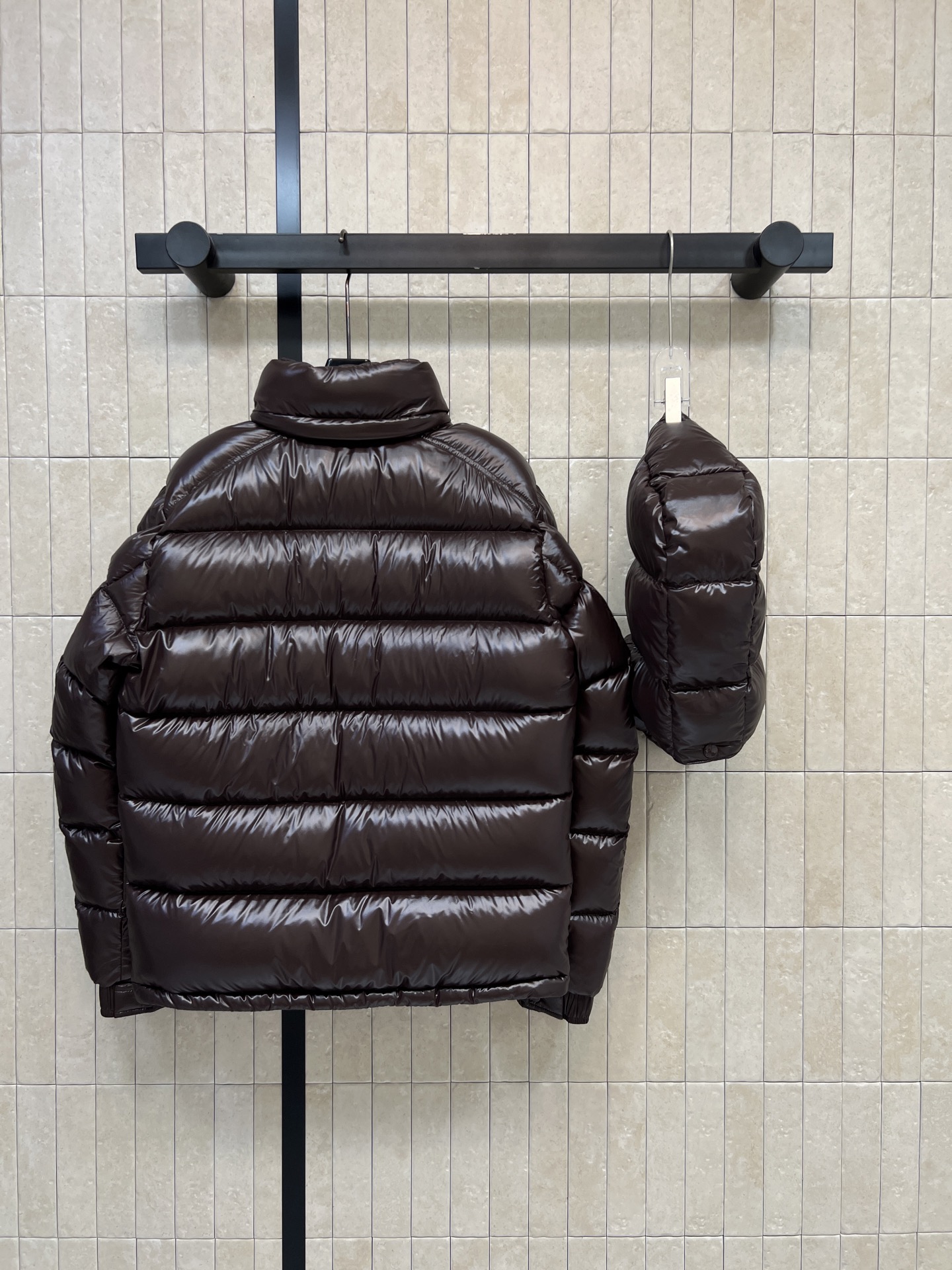 MO家 26秋冬新款 连帽立领玛雅羽绒服 帽子可拆卸 一衣两种穿法随心切换 棉质面料分格填充90白鹅绒 饱满均匀 蓬松不