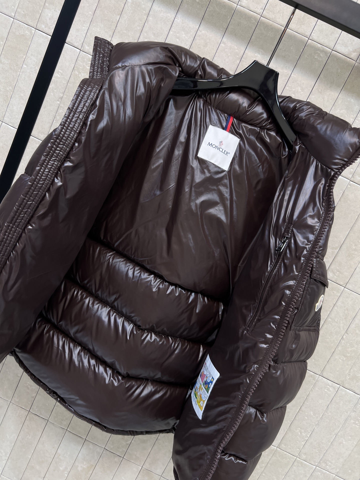 MO家 26秋冬新款 连帽立领玛雅羽绒服 帽子可拆卸 一衣两种穿法随心切换 棉质面料分格填充90白鹅绒 饱满均匀 蓬松不