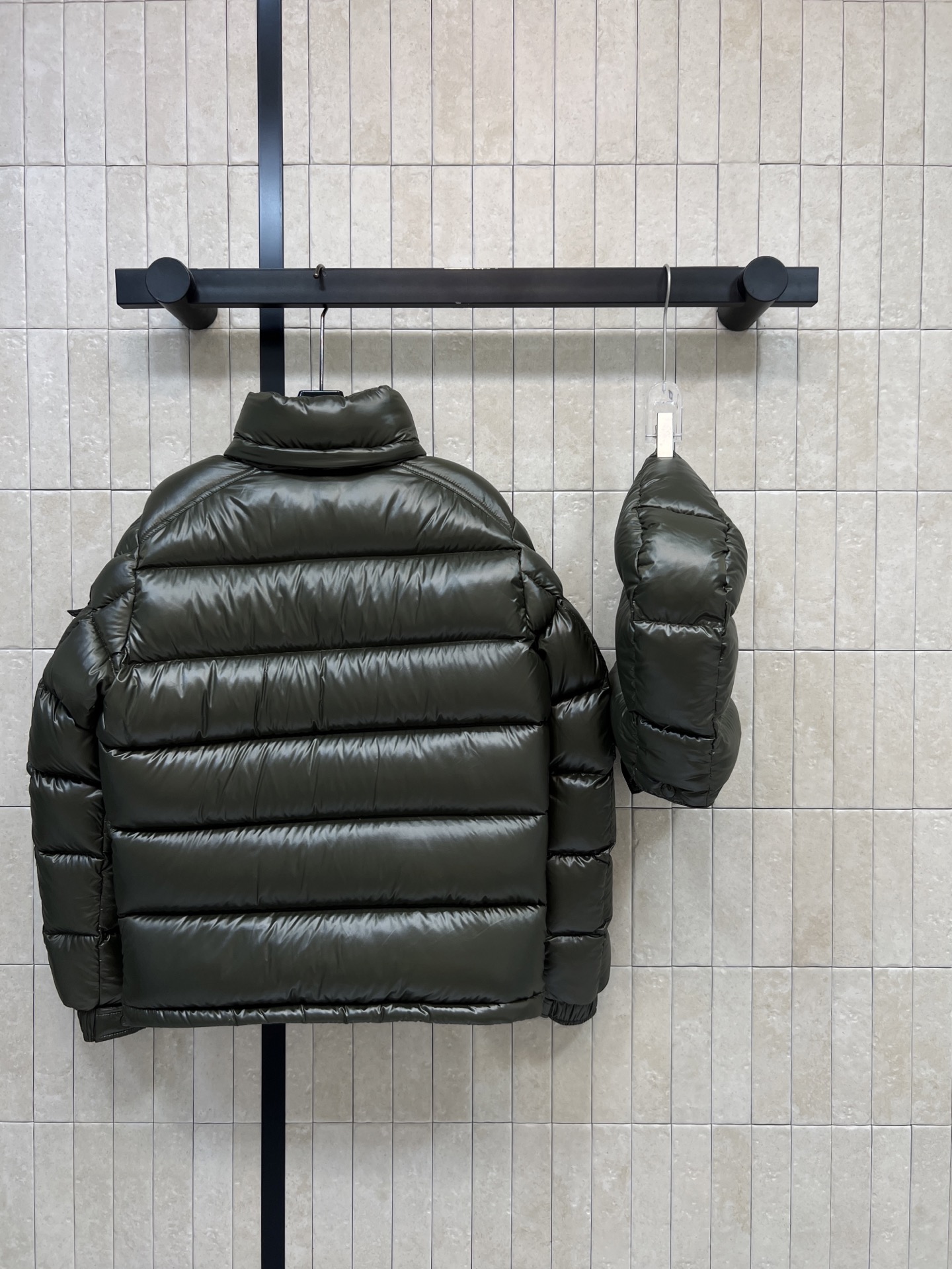 MO家 26秋冬新款 连帽立领玛雅羽绒服 帽子可拆卸 一衣两种穿法随心切换 棉质面料分格填充90白鹅绒 饱满均匀 蓬松不