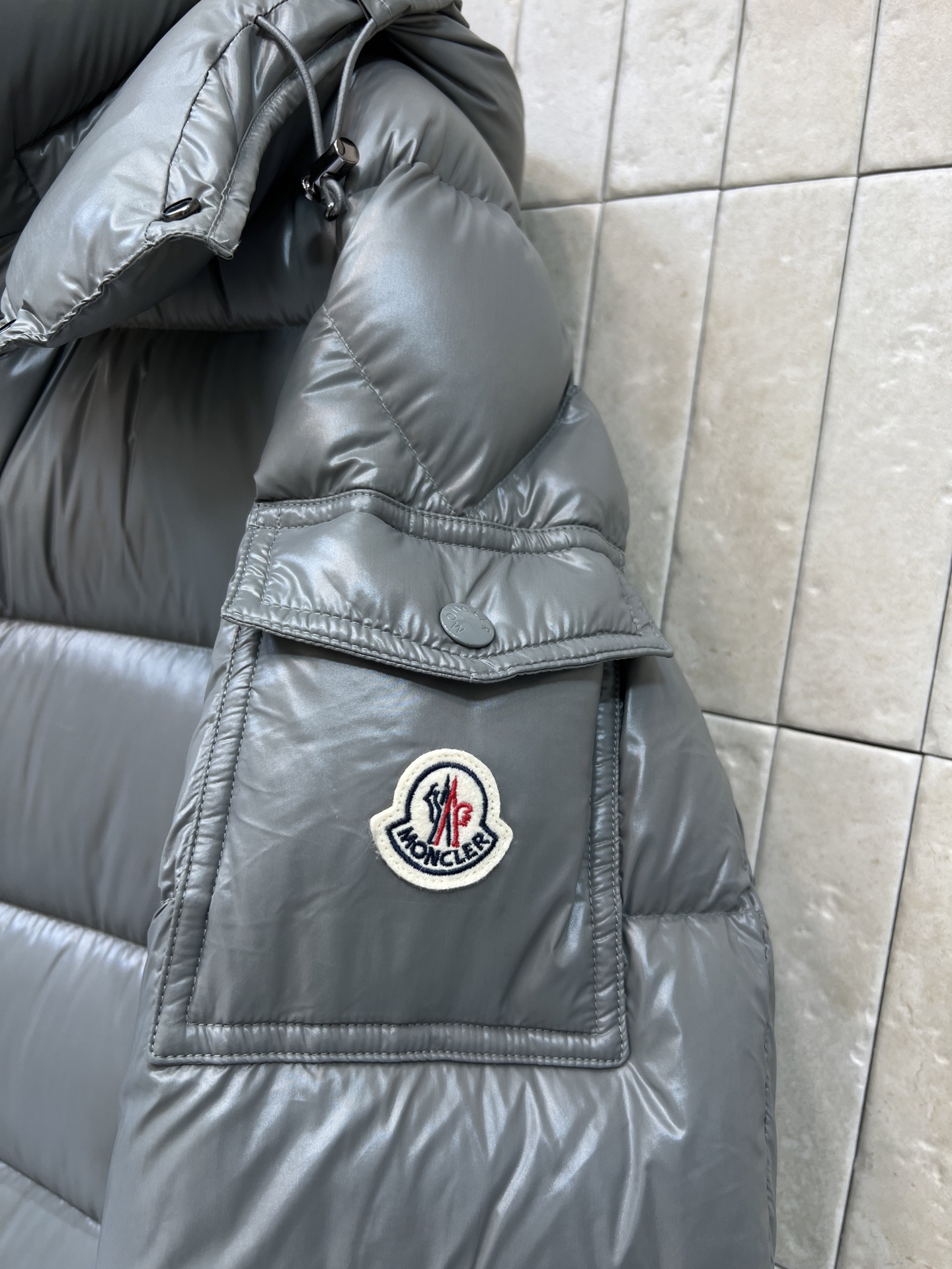 MO家 26秋冬新款 连帽立领玛雅羽绒服 帽子可拆卸 一衣两种穿法随心切换 棉质面料分格填充90白鹅绒 饱满均匀 蓬松不