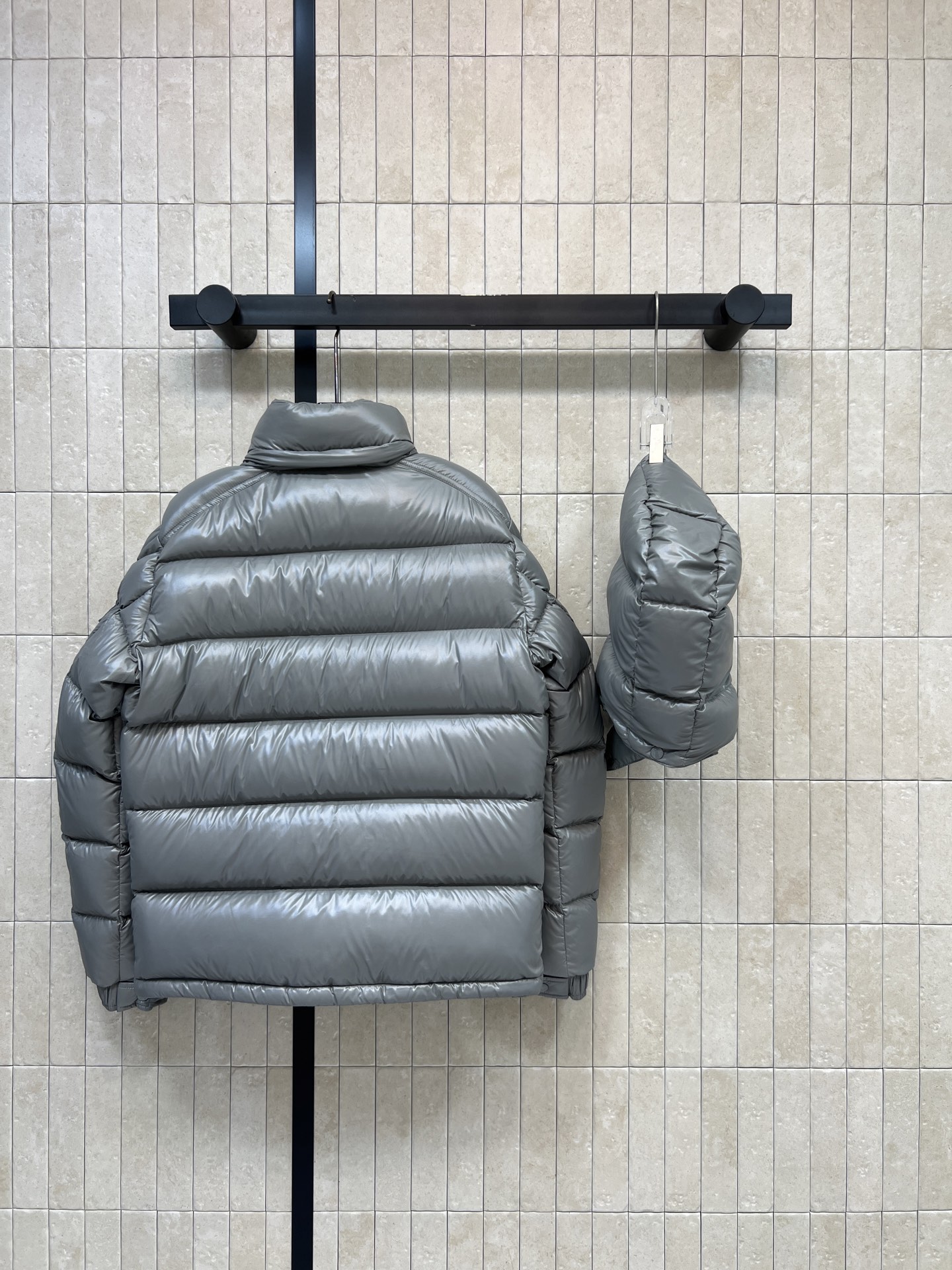 MO家 26秋冬新款 连帽立领玛雅羽绒服 帽子可拆卸 一衣两种穿法随心切换 棉质面料分格填充90白鹅绒 饱满均匀 蓬松不