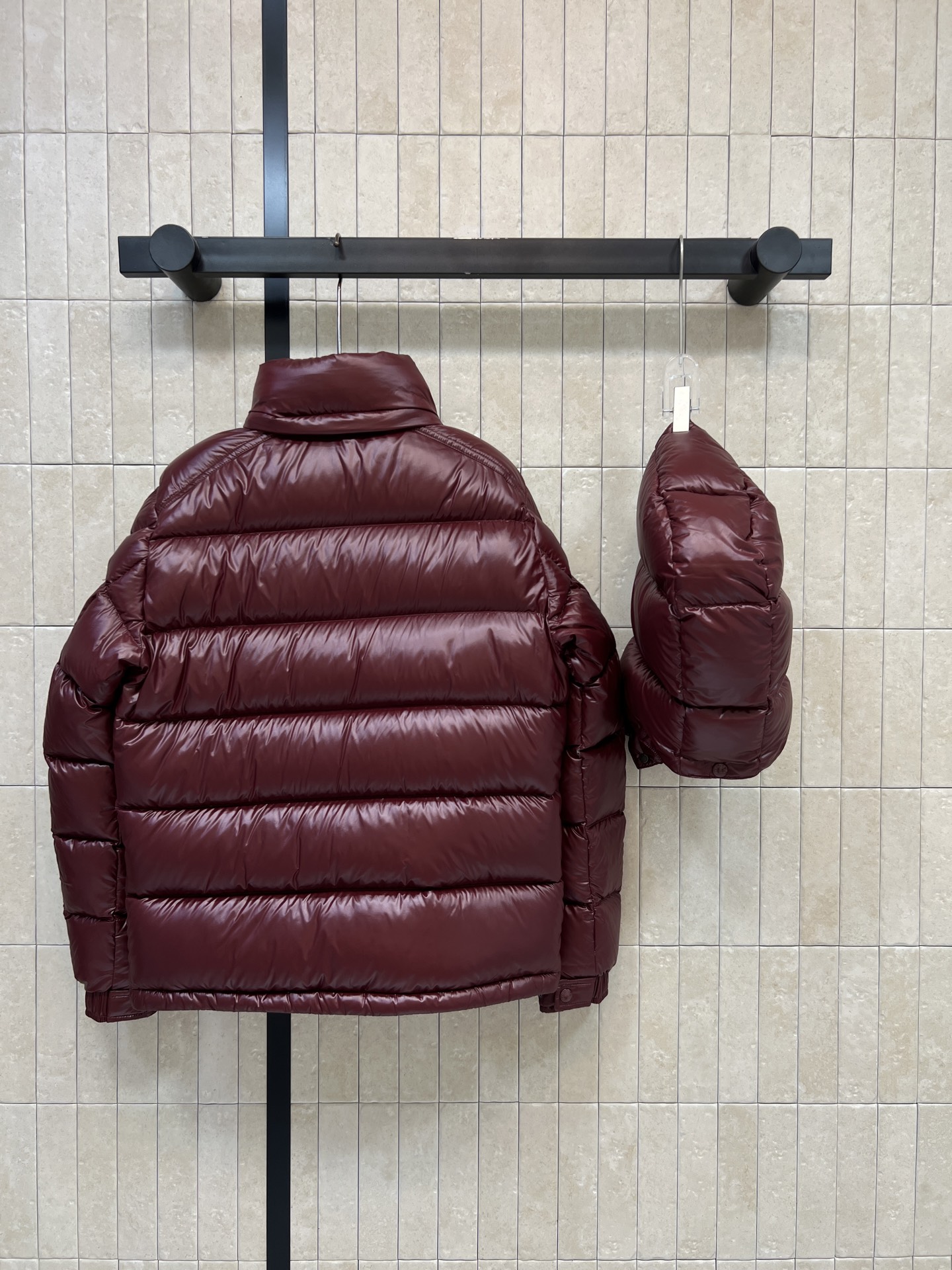 MO家 26秋冬新款 连帽立领玛雅羽绒服 帽子可拆卸 一衣两种穿法随心切换 棉质面料分格填充90白鹅绒 饱满均匀 蓬松不