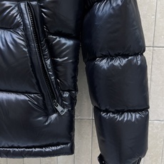 MO家 26秋冬新款 连帽立领玛雅羽绒服 帽子可拆卸 一衣两种穿法随心切换 棉质面料分格填充90白鹅绒 饱满均匀 蓬松不 MO家 26秋冬新款 连帽立领玛雅羽绒服 帽子可拆卸 一衣两种穿法随心切换 棉质面料分格填充90白鹅绒 饱满均匀 蓬松不