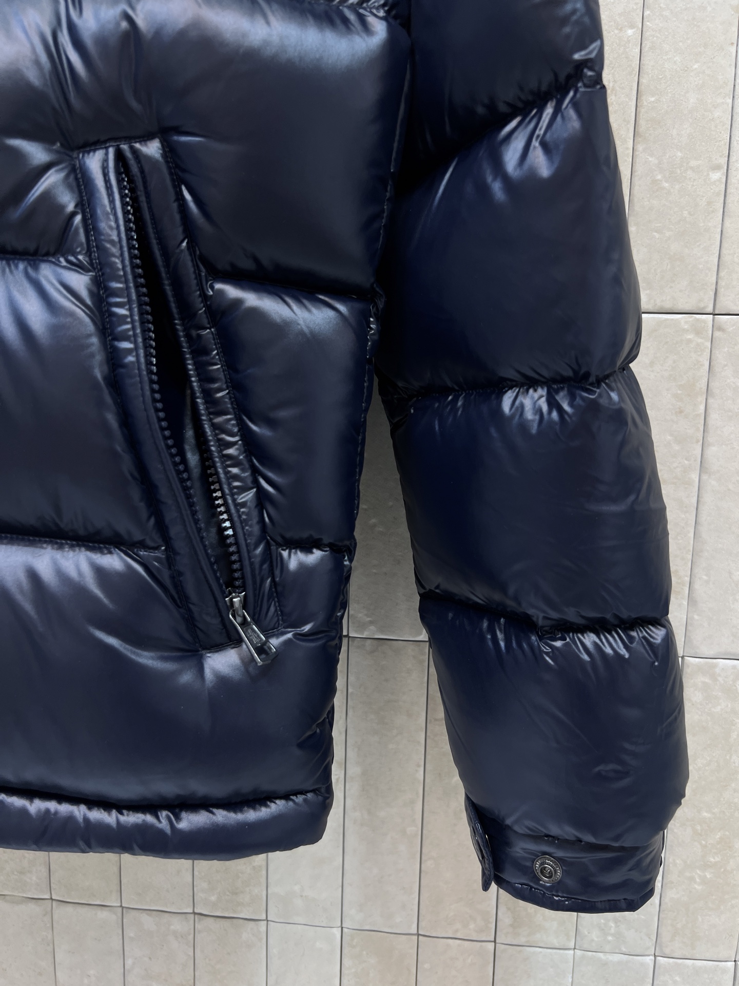 MO家 26秋冬新款 连帽立领玛雅羽绒服 帽子可拆卸 一衣两种穿法随心切换 棉质面料分格填充90白鹅绒 饱满均匀 蓬松不