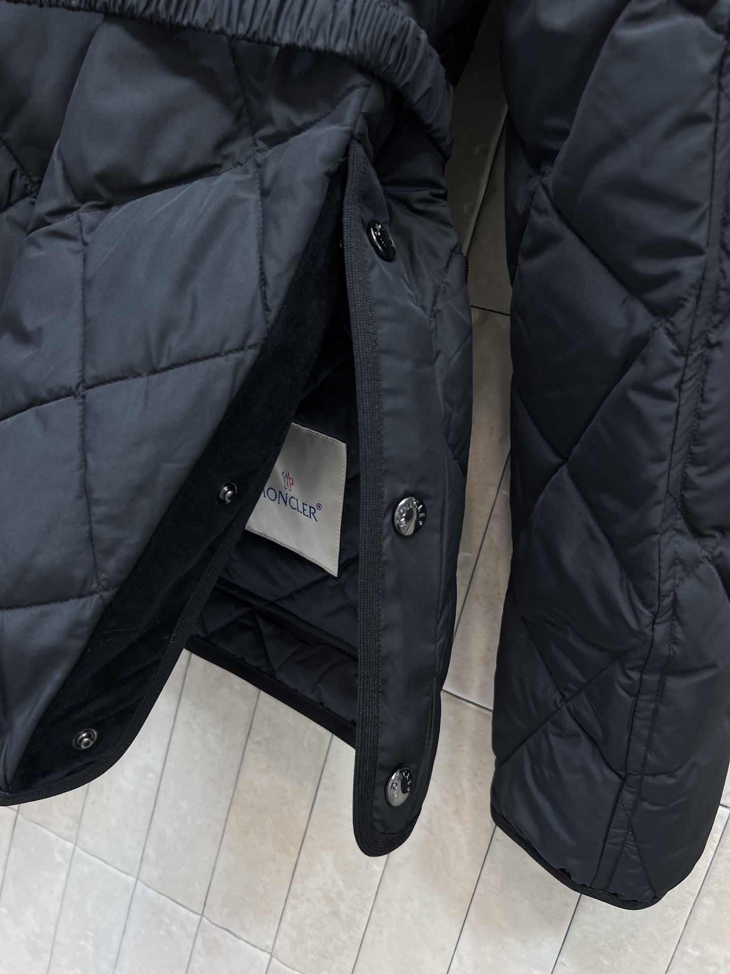 MO家 26秋冬新款 毛领收腰菱格羽绒服 可拆卸兔毛领设计 两种穿法随心切换 菱格绗缝90鹅绒填充 不易跑绒 保暖扎实 MO家 26秋冬新款 毛领收腰菱格羽绒服 可拆卸兔毛领设计 两种穿法随心切换 菱格绗缝90鹅绒填充 不易跑绒 保暖扎实