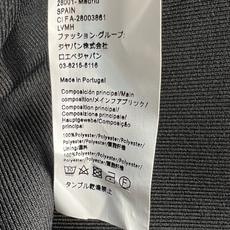 LW家 26秋冬新款 假两件撞色边套装 翻领短款外套+高腰长裤 单排扣设计简约大方 口袋精致logo点缀 下摆与袖口暗藏 LW家 26秋冬新款 假两件撞色边套装 翻领短款外套+高腰长裤 单排扣设计简约大方 口袋精致logo点缀 下摆与袖口暗藏
