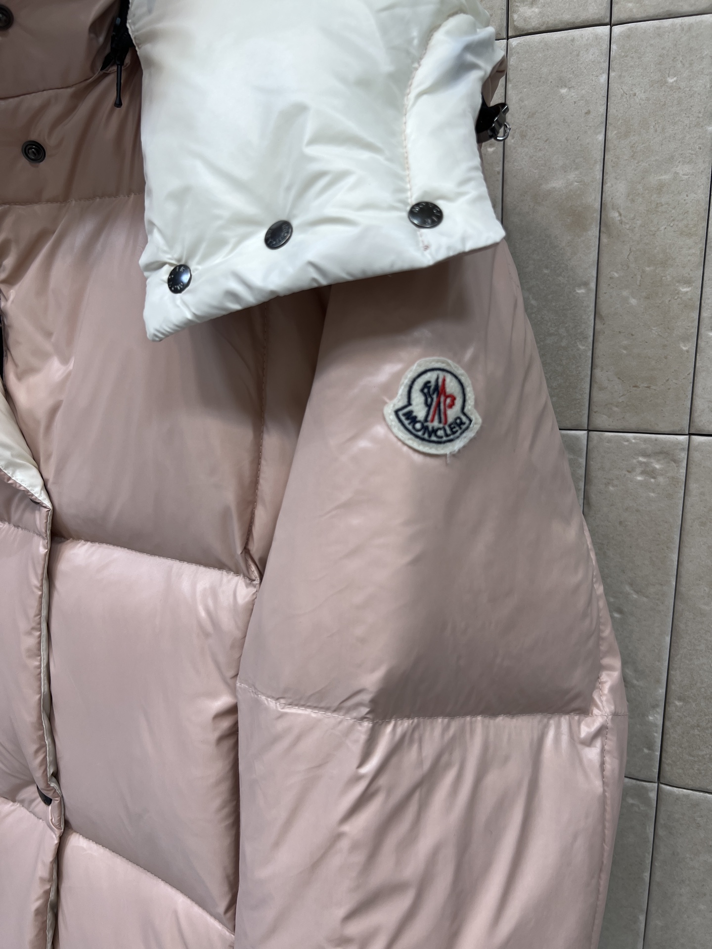 MO家 26秋冬新款 连帽立领面包羽绒服 立领搭配可拆卸帽子 一衣两穿灵活切换 防风保暖 尼龙面料 90羽绒填充饱满蓬松
