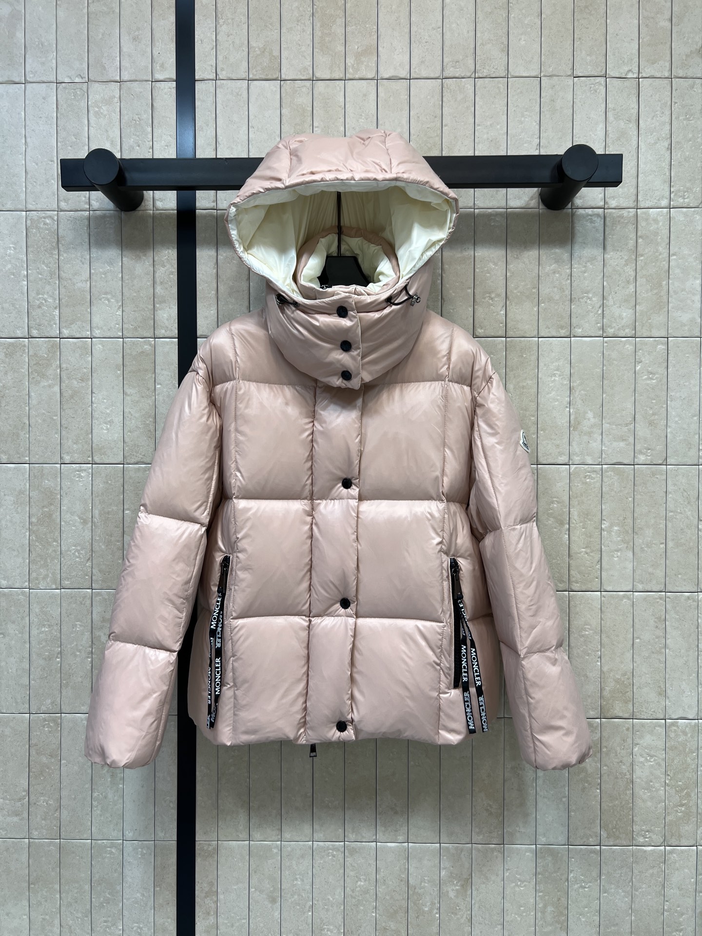 MO家 26秋冬新款 连帽立领面包羽绒服 立领搭配可拆卸帽子 一衣两穿灵活切换 防风保暖 尼龙面料 90羽绒填充饱满蓬松
