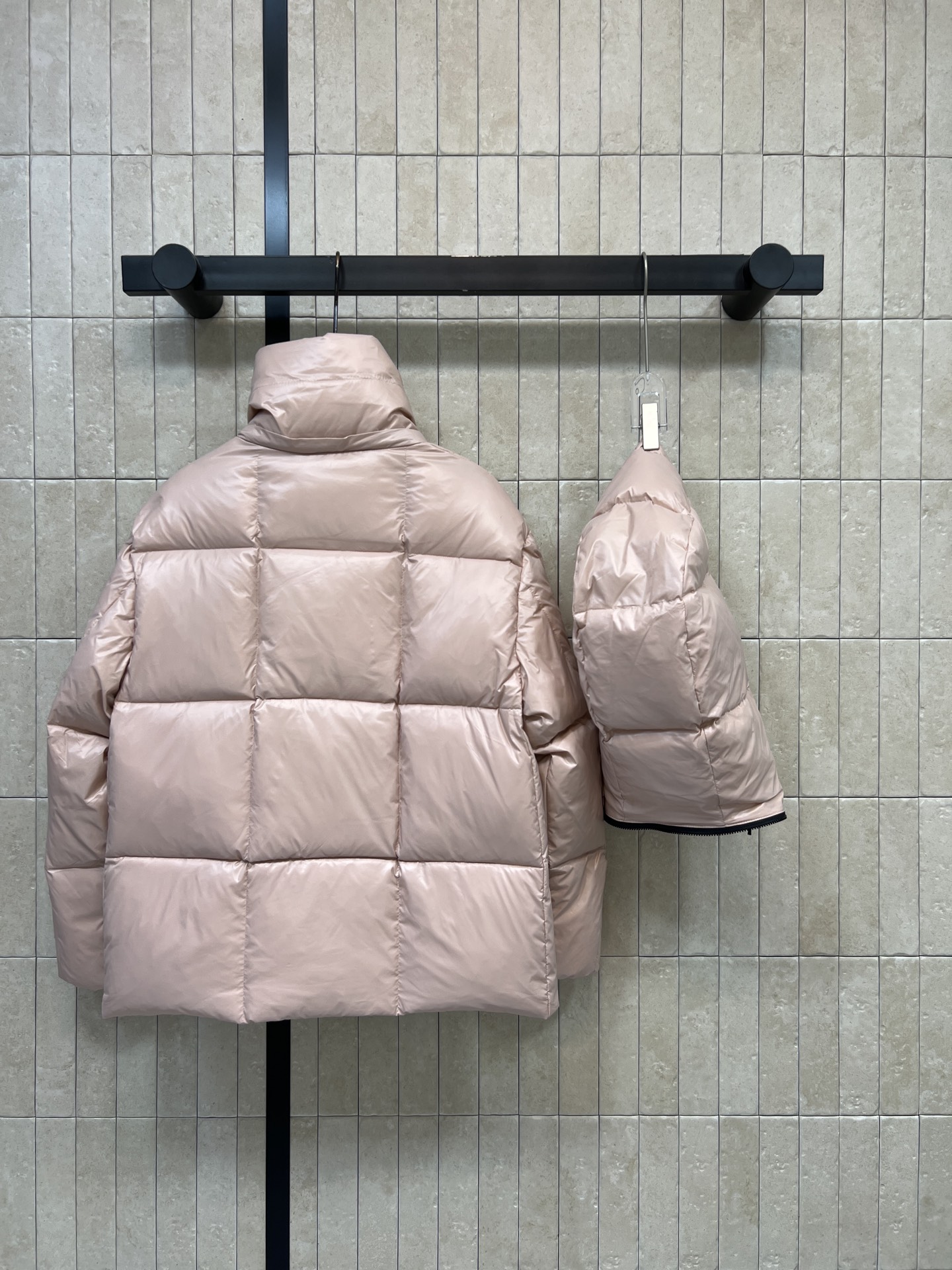 MO家 26秋冬新款 连帽立领面包羽绒服 立领搭配可拆卸帽子 一衣两穿灵活切换 防风保暖 尼龙面料 90羽绒填充饱满蓬松