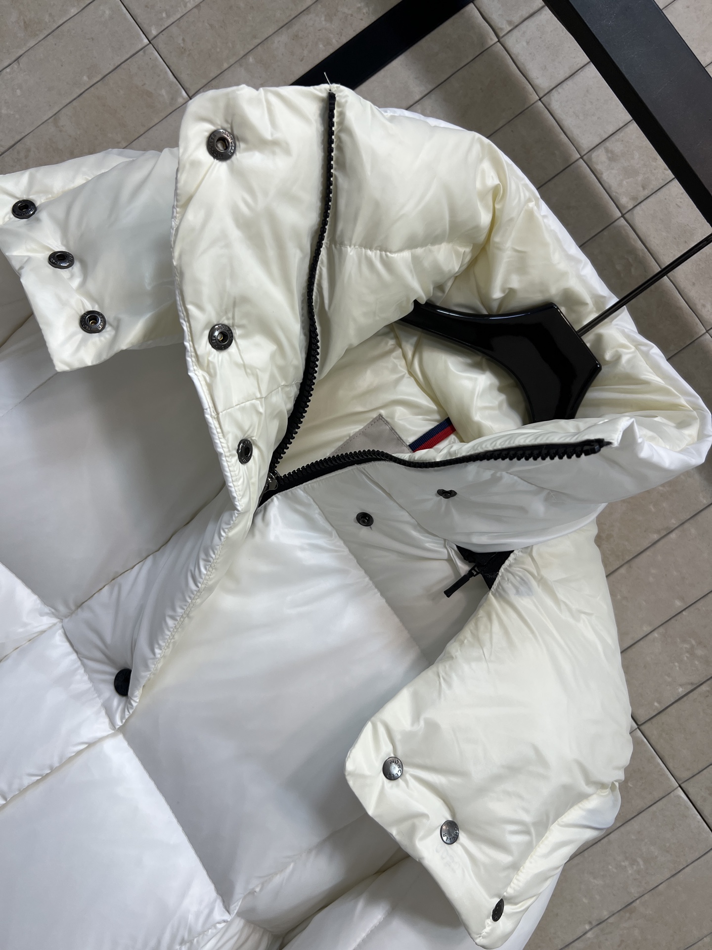 MO家 26秋冬新款 连帽立领面包羽绒服 立领搭配可拆卸帽子 一衣两穿灵活切换 防风保暖 尼龙面料 90羽绒填充饱满蓬松