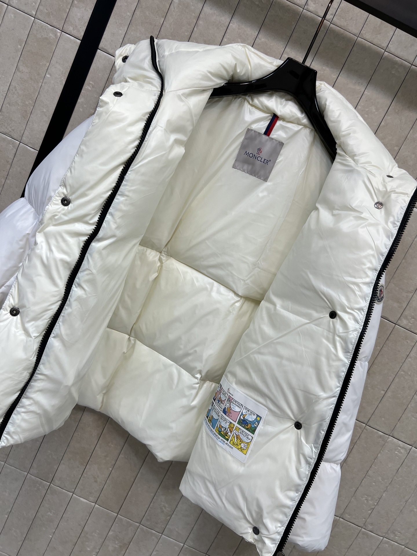 MO家 26秋冬新款 连帽立领面包羽绒服 立领搭配可拆卸帽子 一衣两穿灵活切换 防风保暖 尼龙面料 90羽绒填充饱满蓬松