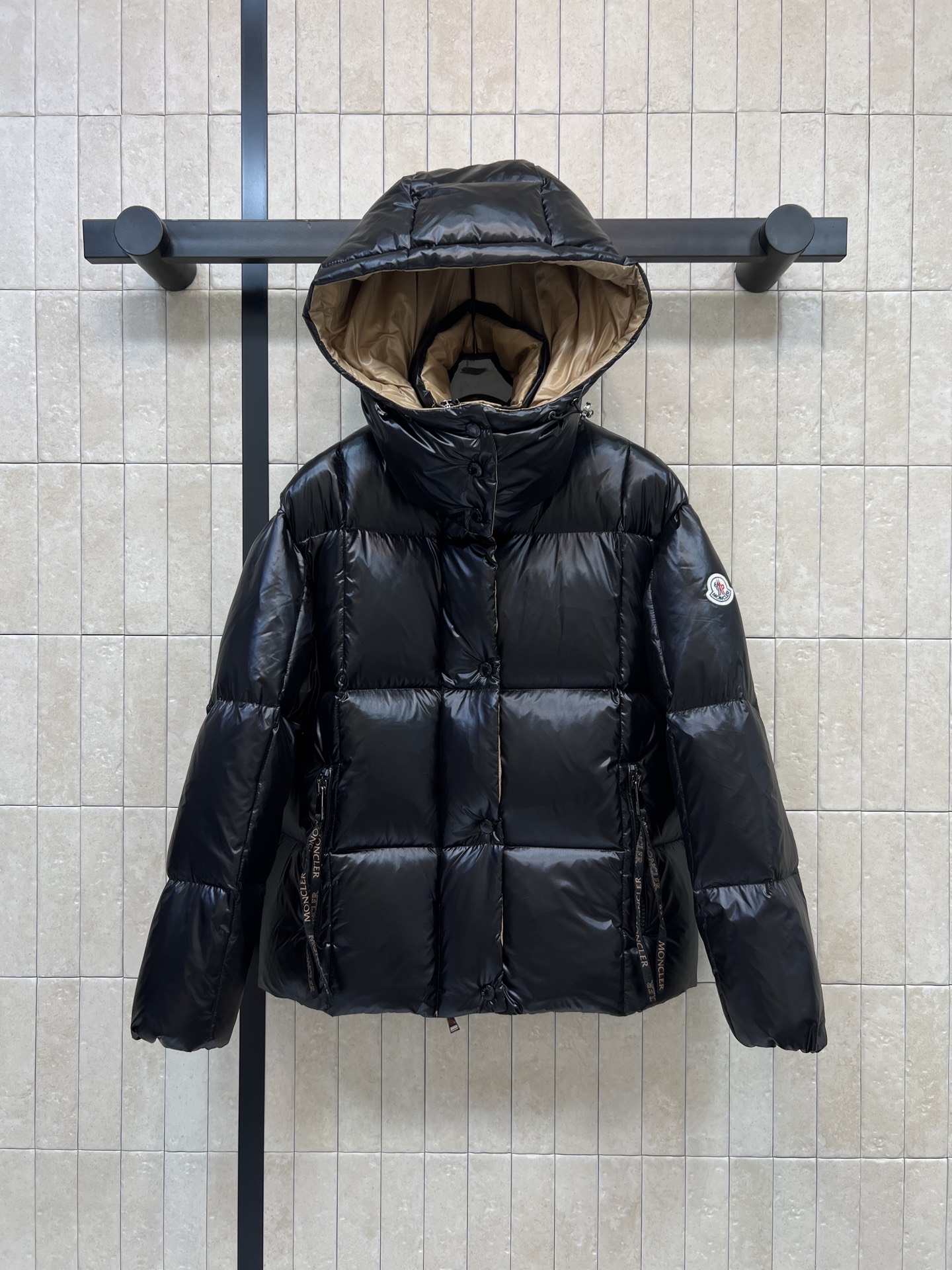 MO家 26秋冬新款 连帽立领面包羽绒服 立领搭配可拆卸帽子 一衣两穿灵活切换 防风保暖 尼龙面料 90羽绒填充饱满蓬松