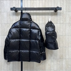 MO家 26秋冬新款 连帽立领面包羽绒服 立领搭配可拆卸帽子 一衣两穿灵活切换 防风保暖 尼龙面料 90羽绒填充饱满蓬松 MO家 26秋冬新款 连帽立领面包羽绒服 立领搭配可拆卸帽子 一衣两穿灵活切换 防风保暖 尼龙面料 90羽绒填充饱满蓬松