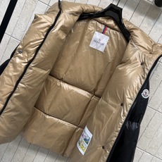 MO家 26秋冬新款 连帽立领面包羽绒服 立领搭配可拆卸帽子 一衣两穿灵活切换 防风保暖 尼龙面料 90羽绒填充饱满蓬松 MO家 26秋冬新款 连帽立领面包羽绒服 立领搭配可拆卸帽子 一衣两穿灵活切换 防风保暖 尼龙面料 90羽绒填充饱满蓬松