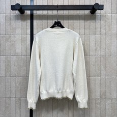 D家 26秋冬新款 圆领针织长袖上衣 山羊绒针织面料 圆领基础版型 上身简约大方 衣身闪亮纱线星星提花 灵动俏皮 自带吸 D家 26秋冬新款 圆领针织长袖上衣 山羊绒针织面料 圆领基础版型 上身简约大方 衣身闪亮纱线星星提花 灵动俏皮 自带吸